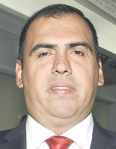 Al parecer, el gobernador de Caazapá Pedro Díaz Verón (ANR-Añetete) tendría la protección de la mayoría de concejales.