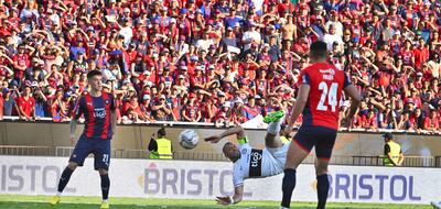 Espectacular resolución de Richard Ortiz para establecer el triunfo franjeado en la Olla.