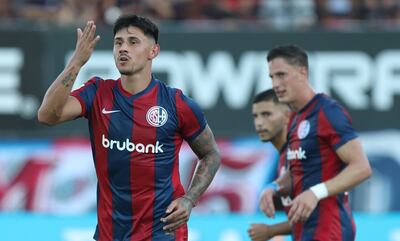 Adam Bareiro festeja un gol para San Lorenzo.