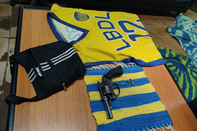 Los objetos incautados por los policías