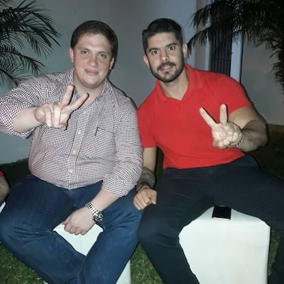 Maximiliano Ayala y Óscar "Nenecho" Rodríguez en octubre de 2017. El seccionalero amigo del intendente, hoy es director de la Policía Municipal Fiscalizadora y como tal cobra más de G. 16 millones mensuales.