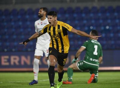 Festejo de gol de Facundo Barceló, en la victoria de Guaraní ante Nacional.