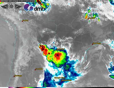 Formación de núcleos de tormentas sobre el sur del país.
