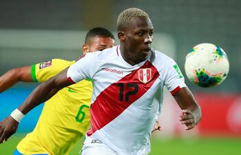 Luis Jan Piers Advíncula, 31 años, jugador del argentino Boca Juniors y de la selección peruana.