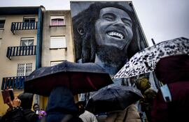Un mural con el rostro del cantante Bob Marley en Portugal. Hoy se cumplen 40 años del fallecimiento del emblemático artista jamaiquino.