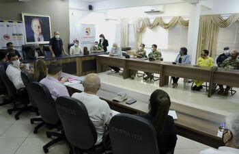 El encuentro contó con representantes de varias instituciones del sector público y privado.