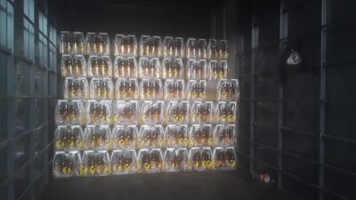 Cajas de cerveza encontradas en el depósito.