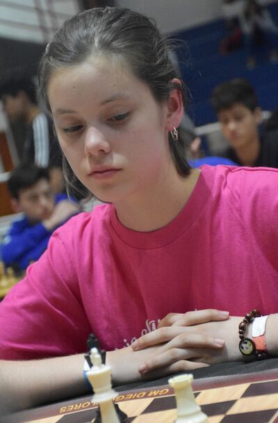 La compatriota Helen Montiel continúa mostrando un 
excelente nivel en las competencias de ajedrez por internet.