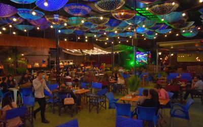 Concierto en el establecimiento gastronómico Food Park Gua'i de Villarrica. Archivo