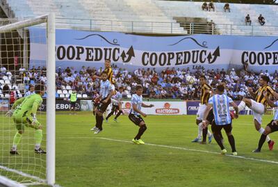 Guaireña y Guaraní empataron a un gol en el Parque del Guairá.