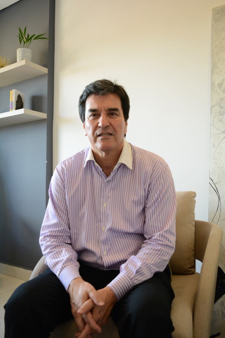 El nuevo ministro de la Corte Suprema de Justicia, Dr. Gustavo Santander Dans, jura mañana a las 10:00 en el Congreso. Ocupará el lugar dejado por el cuestionado Antonio Fretes.