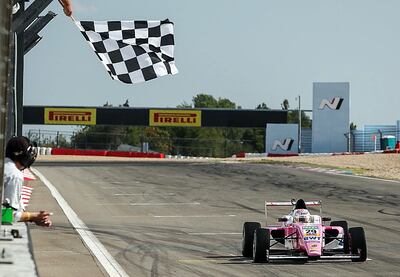 Luego de 21 vueltas con más de ocho segundos de ventaja sobre el resto, bandera a cuadros para Joshua Duerksen.