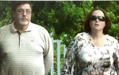 Marcelo Barone (izq.) y su esposa Elisabel Vázquez, prófugos por el vaciamiento de la Cajubi.