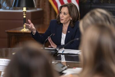 Washington (Usa), 05/08/2022.- US Vice President Kamala Harris speaks with Latina state legislators about fortifying and protecting reproductive rights in their states, at the Eisenhower Executive Office Building, in Washington, DC, USA, 05 August 2022. Legislators from Kansas, Arizona, Utah, Nevada, Illinois, New York, and Texas took part in the meeting. (Estados Unidos, Nueva York) EFE/EPA/JOSHUA ROBERTS / POOL
