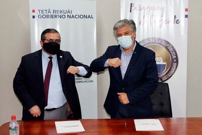 Los ministros René Fernández y Arnaldo Giuzzio firmaron la semana pasada el convenio de cooperación para la lucha contra la corrupción y promoción de transparencia gubernamen- tal.