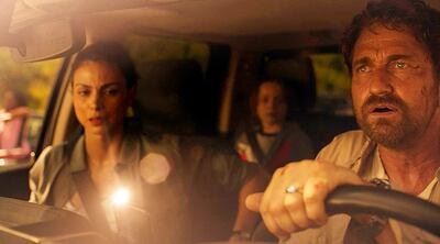 Gerard Butler encarna a un personaje que junto con su familia deberá enfrentarse al impacto de un gran asteroide en la Tierra.