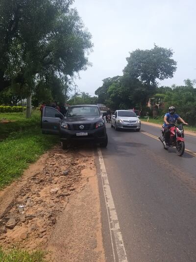 Los asaltantes vestían como policías según la denuncia