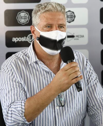 Álvaro Eduardo Gutiérrez Felscher (53 años), entrenador de Olimpia.