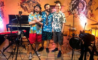 Los artistas Rolfi, Cala y Firu grabaron un show especialmente preparado para la página web de Drácena.