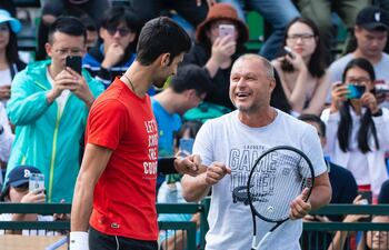 El eslovaco Marjan Vajda (d) fue el entrenador del serbio Novak Djokovic desde el 2006.
