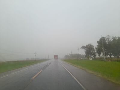 Las descargas eléctricas son fuertes y las lluvias son intensas entre San Juan Bautista y San Miguel.