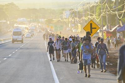 Miles de personas peregrinaron entre ayer y hoy hasta la Basílica de Caacupé.