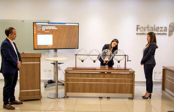 Por medio del sorteo fueron beneficiados los contratos número: 15.965, 13.475, 8.052, 15.805 y 11.817.