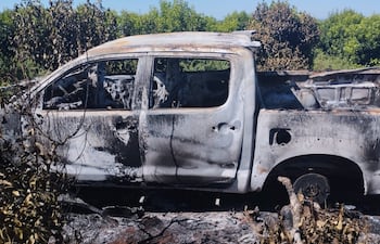 Camioneta incinerada.