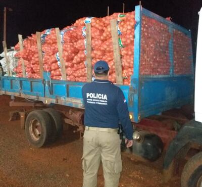 La carga totalizó unas seis toneladas de productos que habrían ingresado de contrabando, indicó el Dr. Emilio Fuster.