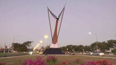 El imponente monumento al arpa paraguaya se inaugura hoy en la Costanera de Asunción.