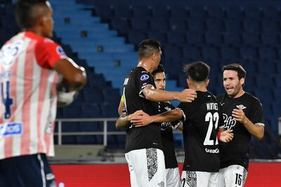 Festejo de los jugadores de Libertad en el Metropolitano de Barranquilla. Gran victoria de los paraguayos.