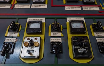 Consola de control de la planta nuclear Greifswald en Lubmin, Alemania, que será desmantelada.