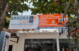 El local fue visitado por ladrones que se llevaron dinero en efectivo y varios aparatos tecnológicos.