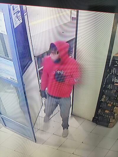 El procedimiento culminó sin incidentes tras la detención de los sospechosos.