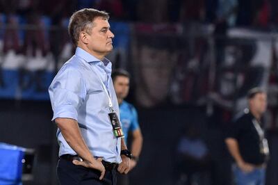 El uruguayo Diego Aguirre, entrenador de Olimpia, en el partido contra Patronato de Argentina por la segunda fecha del Grupo H de la Copa Libertadores en el estadio Defensores del Chaco, en Asunción.