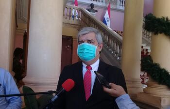 Senador Enrique Riera (ANR).