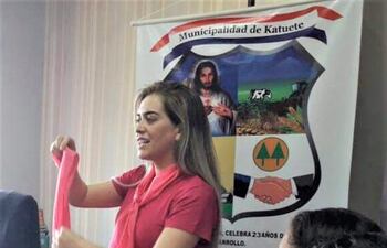 Carina Díaz Anastasio, concejala que reclama una banca en la Junta de Katuete