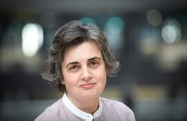 (FILES) In this file photo taken on March 24, 2021, Orsay's national museum director Laurence Des Cars poses in the museum in Paris. - Laurence des Cars was chosen to replace Jean-Luc Martinez at the head of the Louvre Museum from September 1, 2021, the French Presidency announced on May 26, 2021. (Photo by ALAIN JOCARD / AFP)