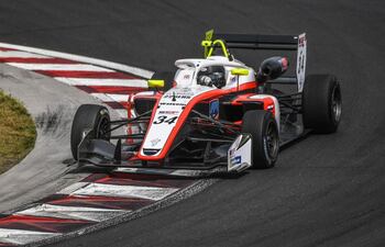 Muy buen trabajo de Joshua Duerksen ayer en las pruebas libres logrando el séptimo tiempo.
practica de Joshua Duerksen - en Hungría, Fórmula 3