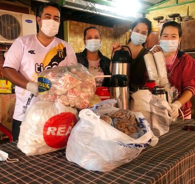Las meriendas y cenas llegan hasta los hospitales cumpliendo todos los protocolos de sanidad.