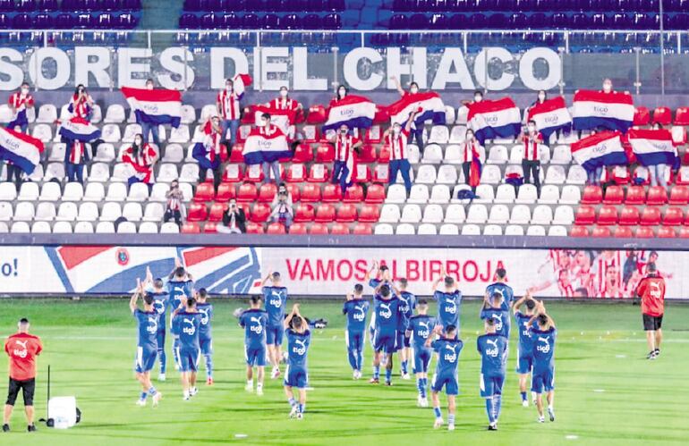 Presencia de algunos hinchas médicos en el duelo Paraguay Vs. Brasil del pasado 8 de junio de este año