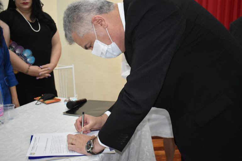 José Carlos Acevedo, asumió como intendente de Pedro Juan Caballero.