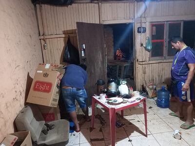 Los desconocidos abrieron a la fuerza la puerta para hurtar las cajas de cigarrillos, según la denuncia.