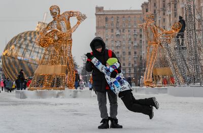 El mayor número de contagios fue detectado en Moscú, con 2.778 casos, seguido de San Petersburgo, donde se notificaron 1.419 casos, y la región de Moscú, con 1.197 positivos.