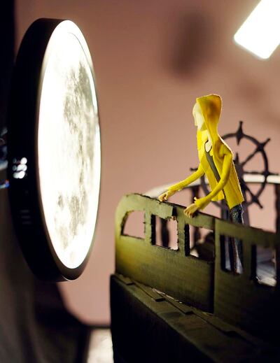 “El Navegante” es el personaje creado para el videoclip de “Tan cerca”, de Garage 21.