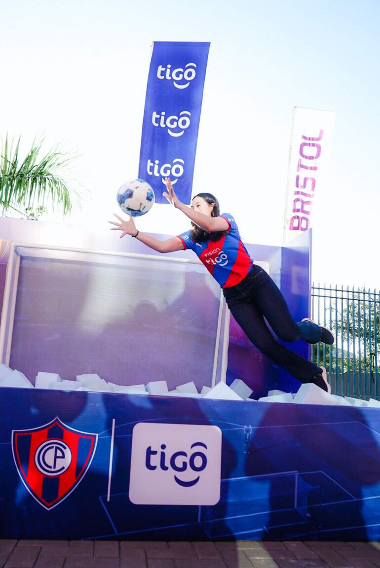 Entre las varias actividades, fue el Trampoline Park, en el que aficionados pusieron mucha emoción con la pose “una tapada para la foto”.