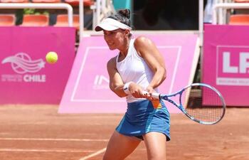 Verónica Cepede Royg se metió ayer entre las cuatro mejores del torneo W60 de Santiago de Chile, tras superar a la georgiana Ekaterine Gorgodze.