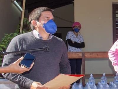 El Gobernador de Paraguarí, Juan Carlos Baruja, no se mostró apurado por hablar de las presidenciales, y reconoció que el nombre de Santiago Peña suena más fuerte.