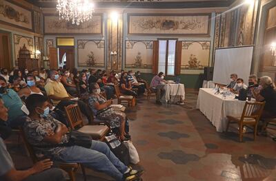 Seminario por la Tierra, realizado ayer en el Gran Hotel del Paraguay. Allí se presentaron tres nuevos trabajos de investigación social.