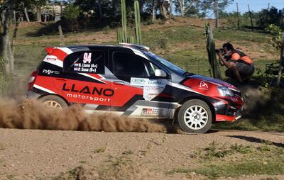 Buen trabajo de Bruno Llano y Pedro Sosa para ser los mejores en la RC5 con Toyota Etios.